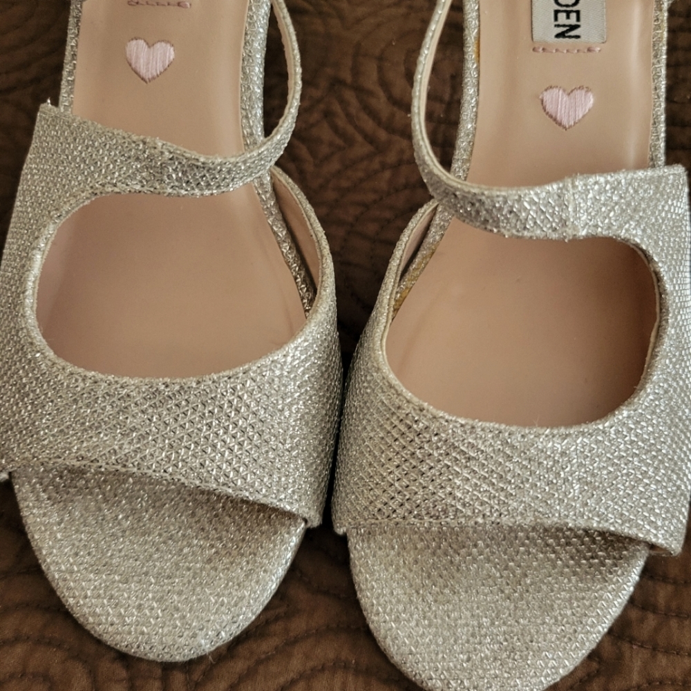 Steve Madden kitten heels